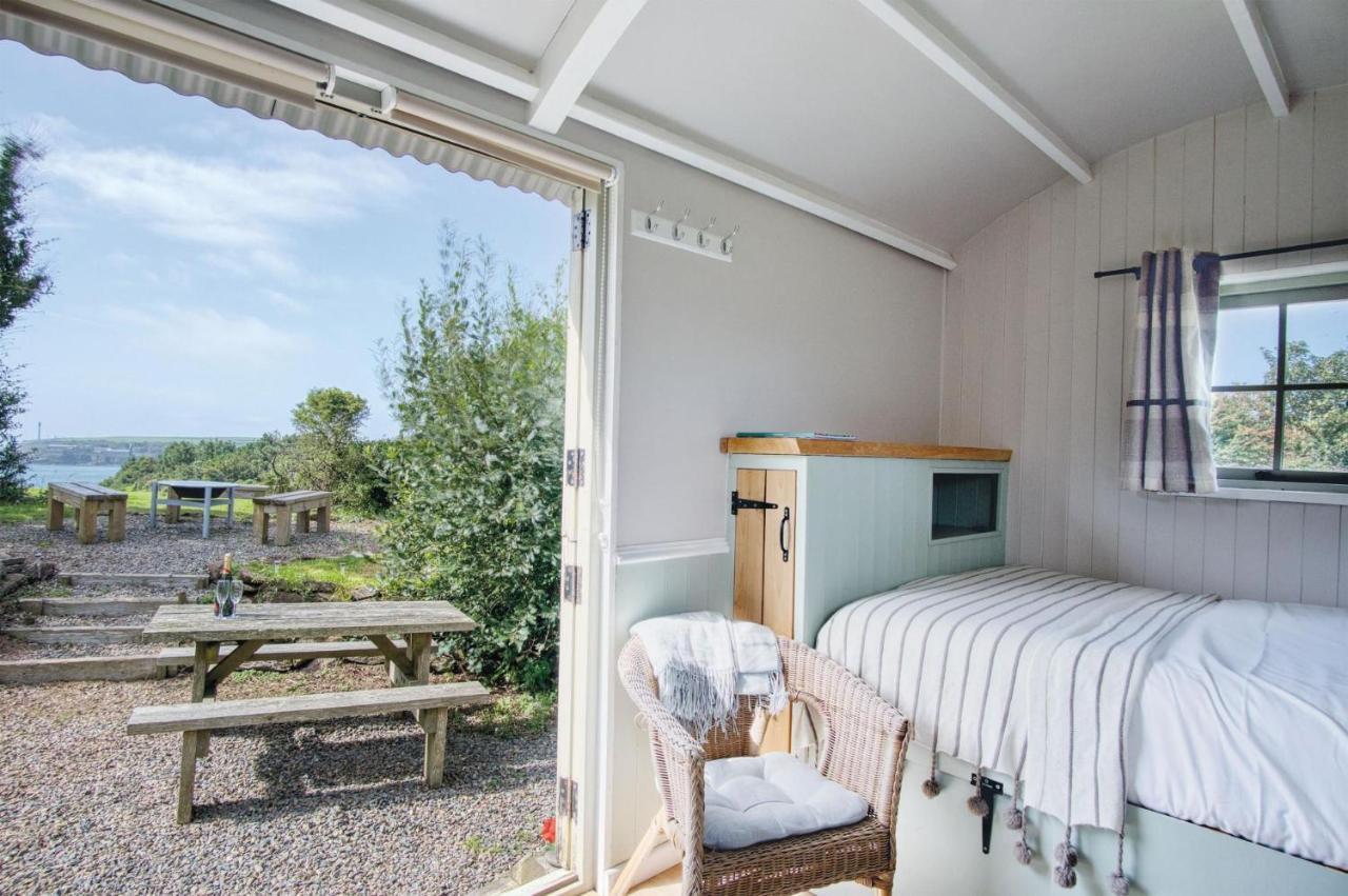 Haven View - 1 Bedroom Shepherds Hut - St Ishmaels Saint Ishmaels  Bagian luar foto