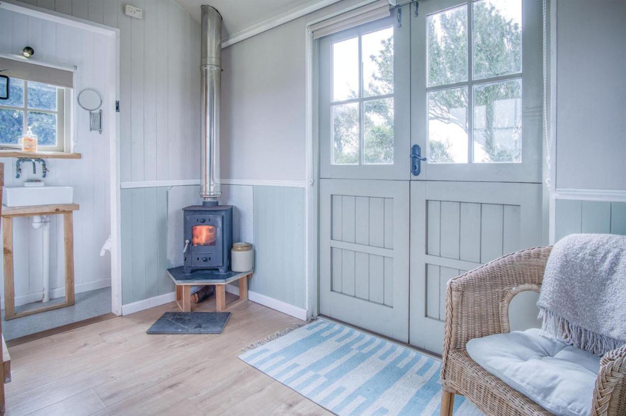 Haven View - 1 Bedroom Shepherds Hut - St Ishmaels Saint Ishmaels  Bagian luar foto
