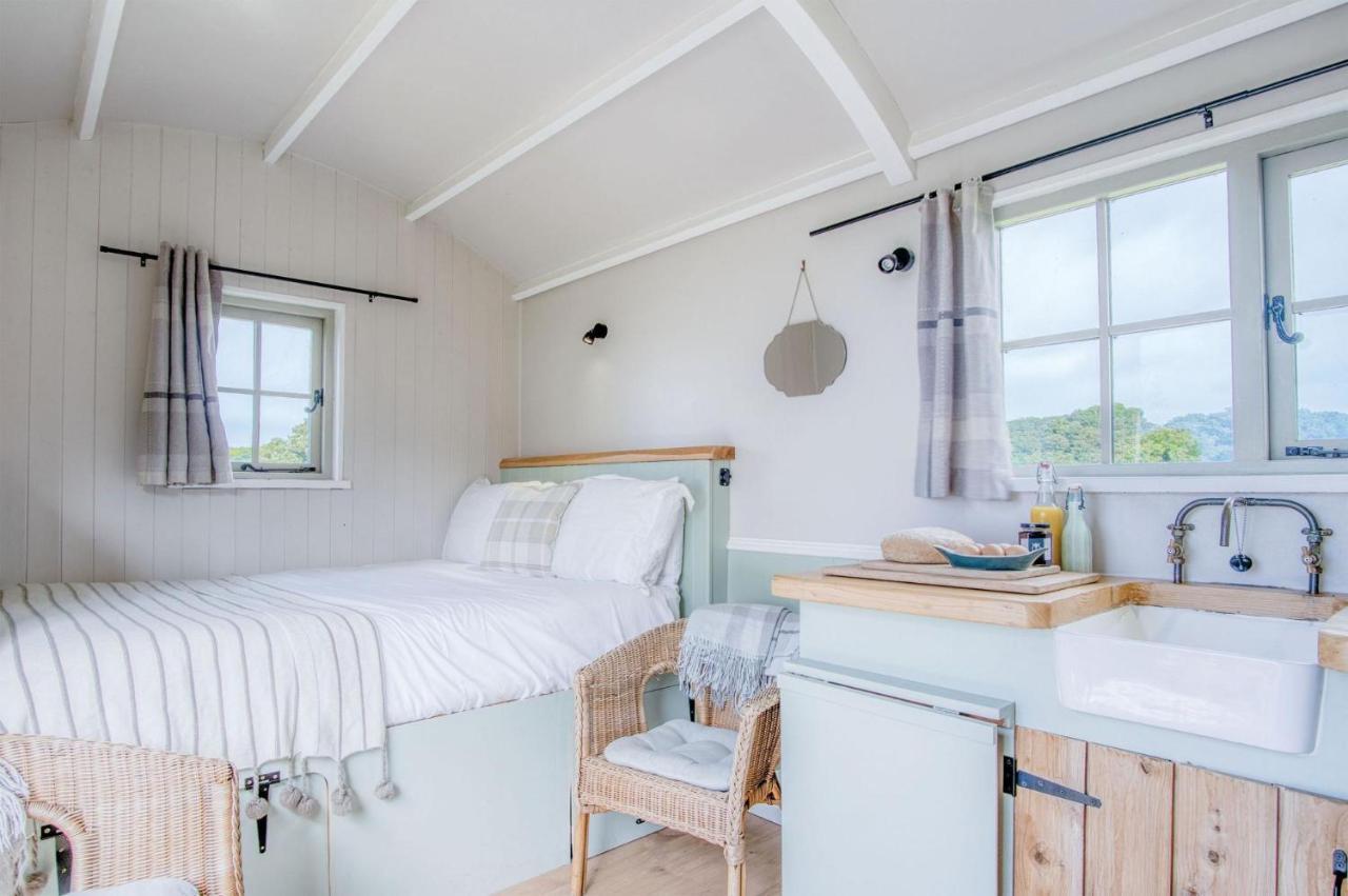 Haven View - 1 Bedroom Shepherds Hut - St Ishmaels Saint Ishmaels  Bagian luar foto
