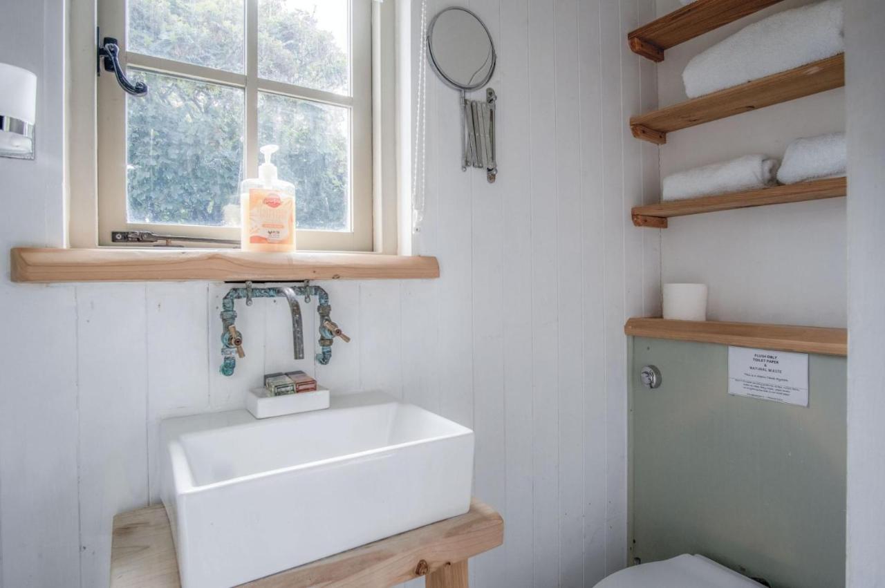 Haven View - 1 Bedroom Shepherds Hut - St Ishmaels Saint Ishmaels  Bagian luar foto